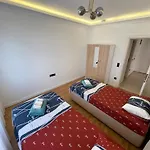 Appartamento Sa Apartments! 2bd Flat 150m To The