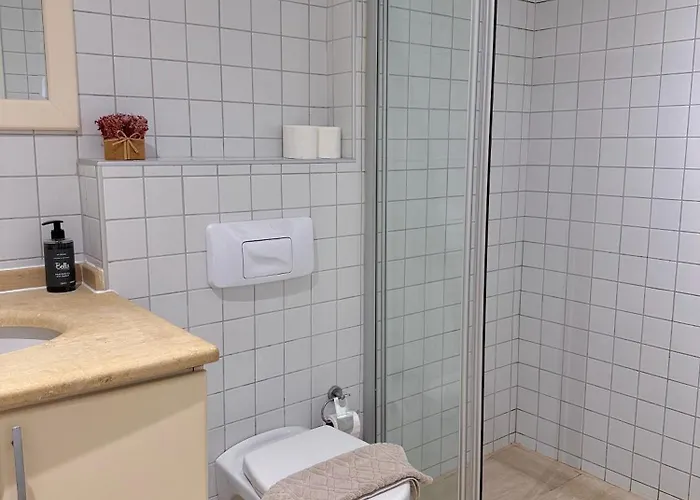 Sa Apartments! 2bd Flat 150m To The *