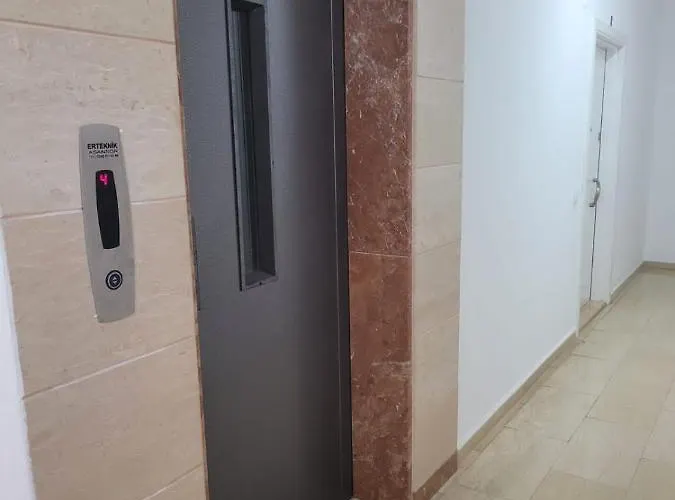 Sa Apartments! 2bd Flat 150m To The *