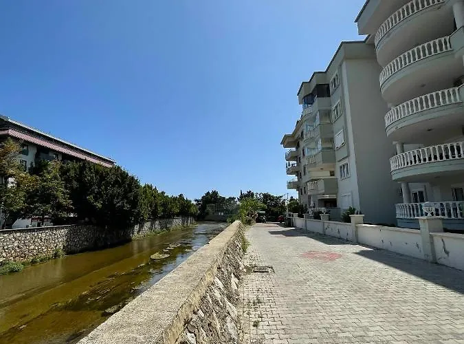 Sa Apartments! 2bd Flat 150m To The *